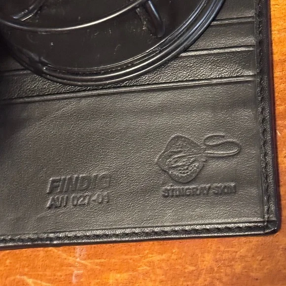 FINDIG Rare Stingray Skin Wallet Black Dragon AW-027-01 Like New - Picture 4 of 8